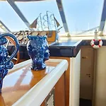 Botel Panaby - House Boat *