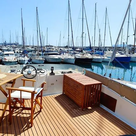 Panaby - House Boat Πλωτό κατάλυμα *