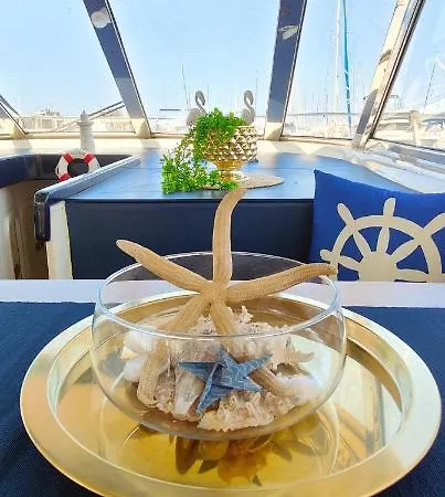 Úszó hotel Panaby - House Boat Palermo