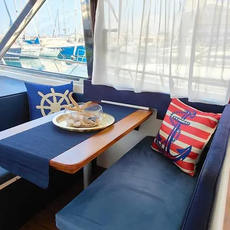 Panaby - House Boat Πλωτό κατάλυμα Παλέρμο