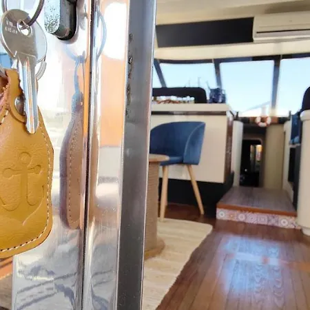 Panaby - House Boat * Παλέρμο