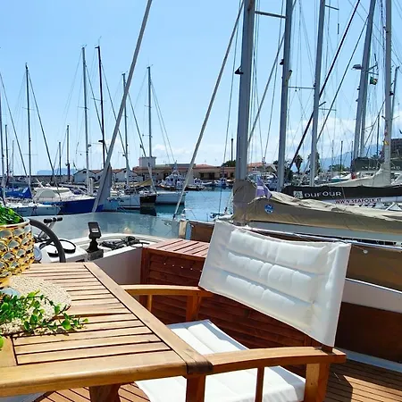 Panaby - House Boat *